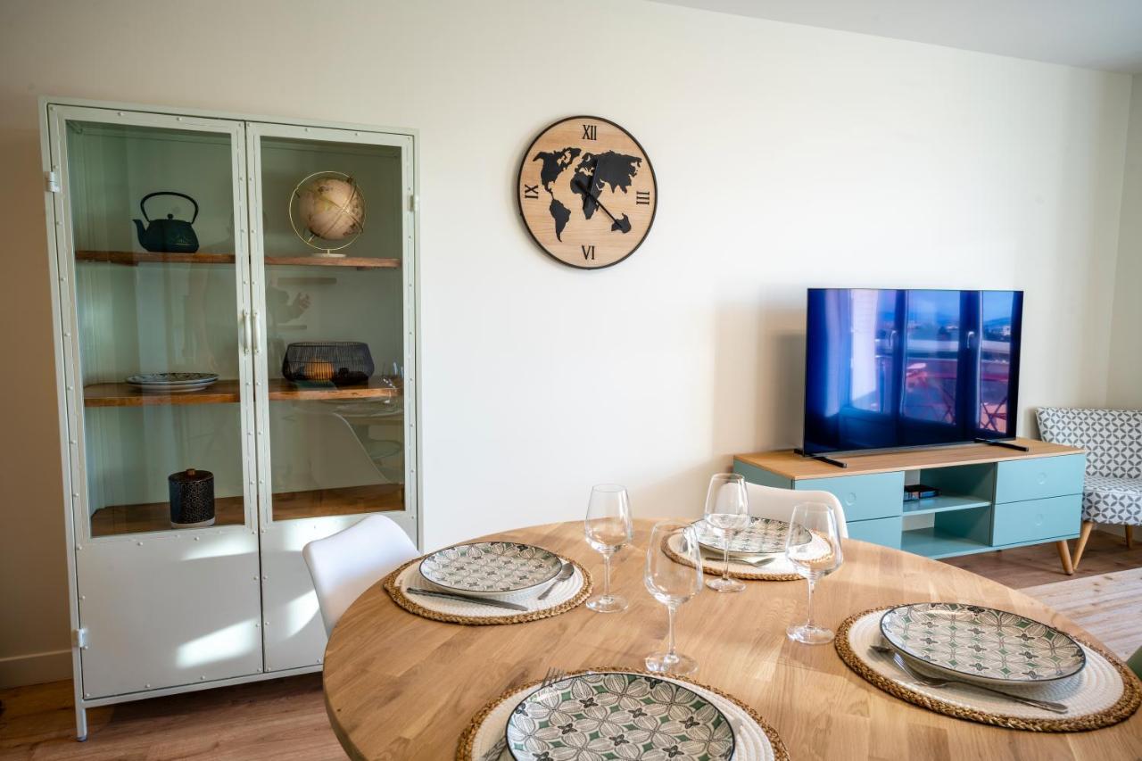 Appartement T2 De Standing Climatise Avec Parking Prive, Tram T2 T5, Hopitaux Est à Bron Extérieur photo