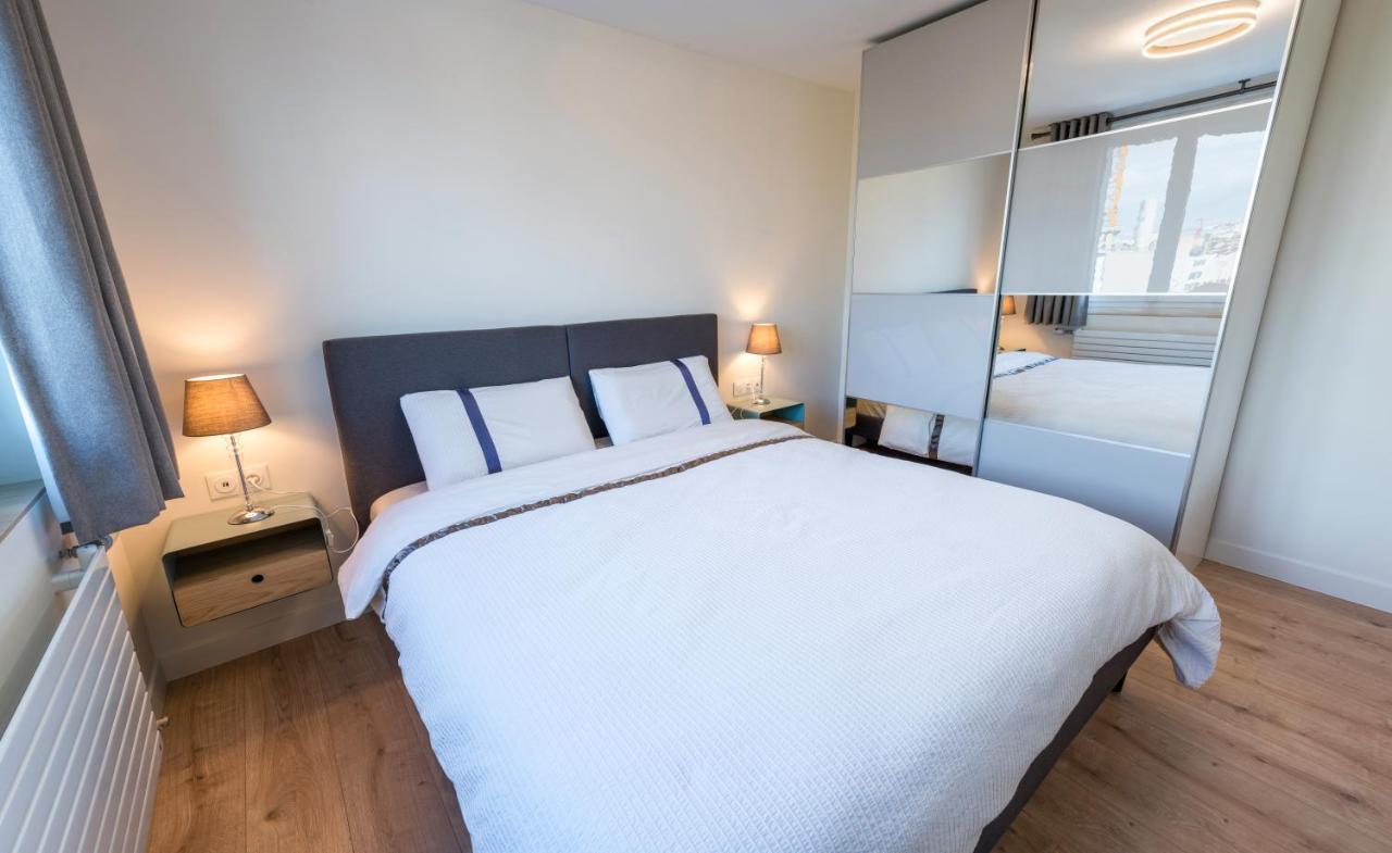 Appartement T2 De Standing Climatise Avec Parking Prive, Tram T2 T5, Hopitaux Est à Bron Extérieur photo